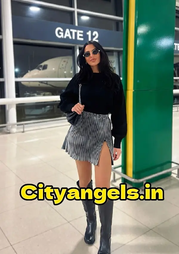 Kavya Malhotra VIP escort in South Mumbai